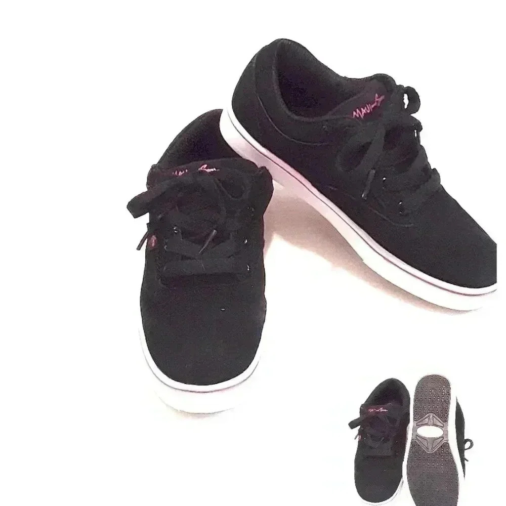 Maui and Sons sneakers